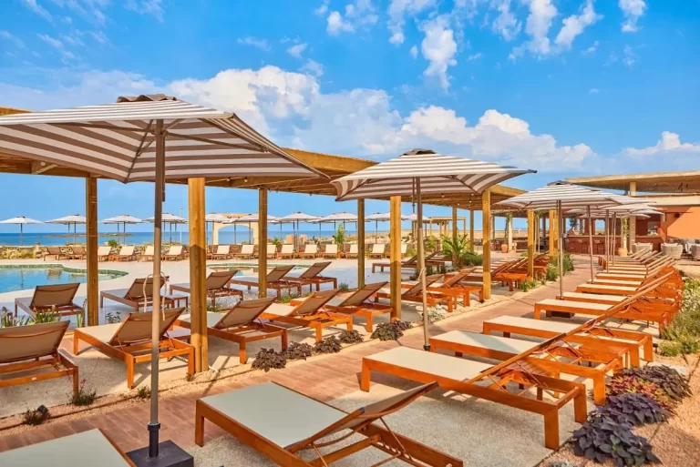 Hoteles con Piscinas al Aire Libre con Vistas al Mar en España