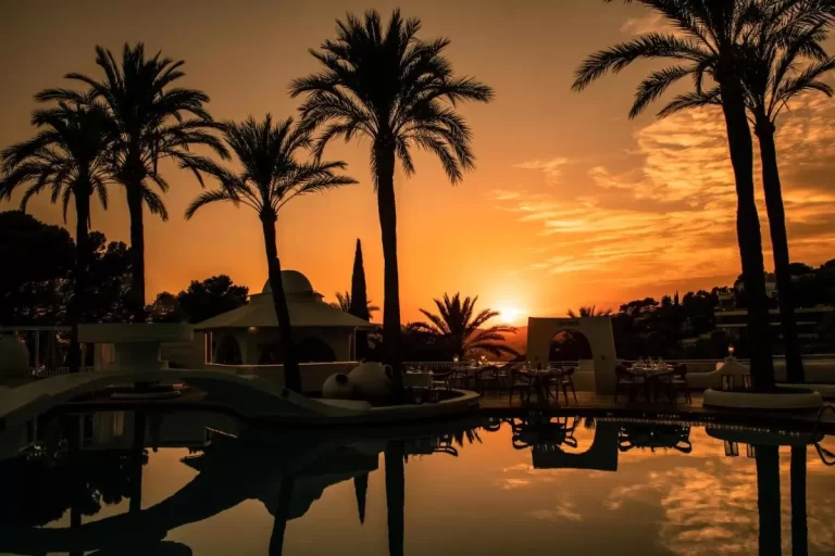 Hoteles con Piscinas con Vistas al Atardecer en España