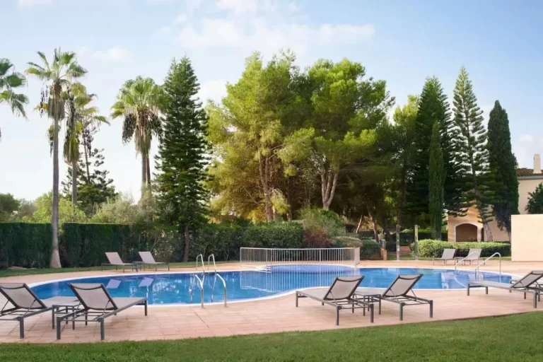 Hoteles con Piscinas con Vistas a Entornos Naturales en España