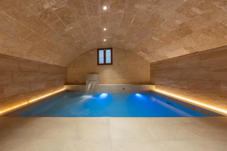 Hoteles con Piscinas con Cascadas en España